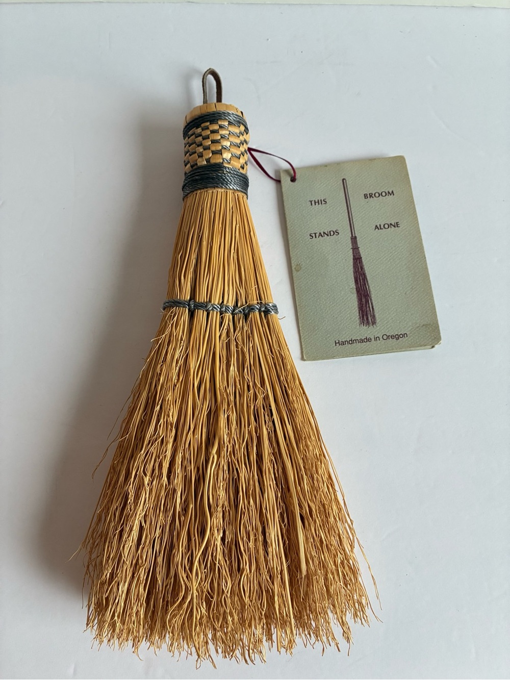 Vintage Handmade Oregon This Broom Stands Alone Broomcorn Straw Folk Art NWT